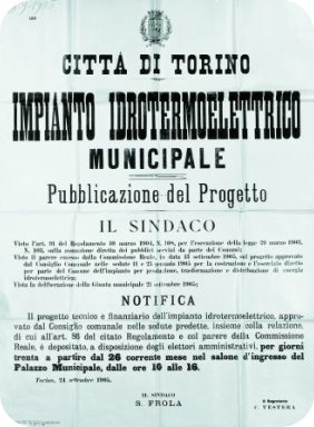 Fotografia storica di un documento in cui si annuncia la pubblicazione del progetto per l'impianto idrotermoelettrico della Città di Torino