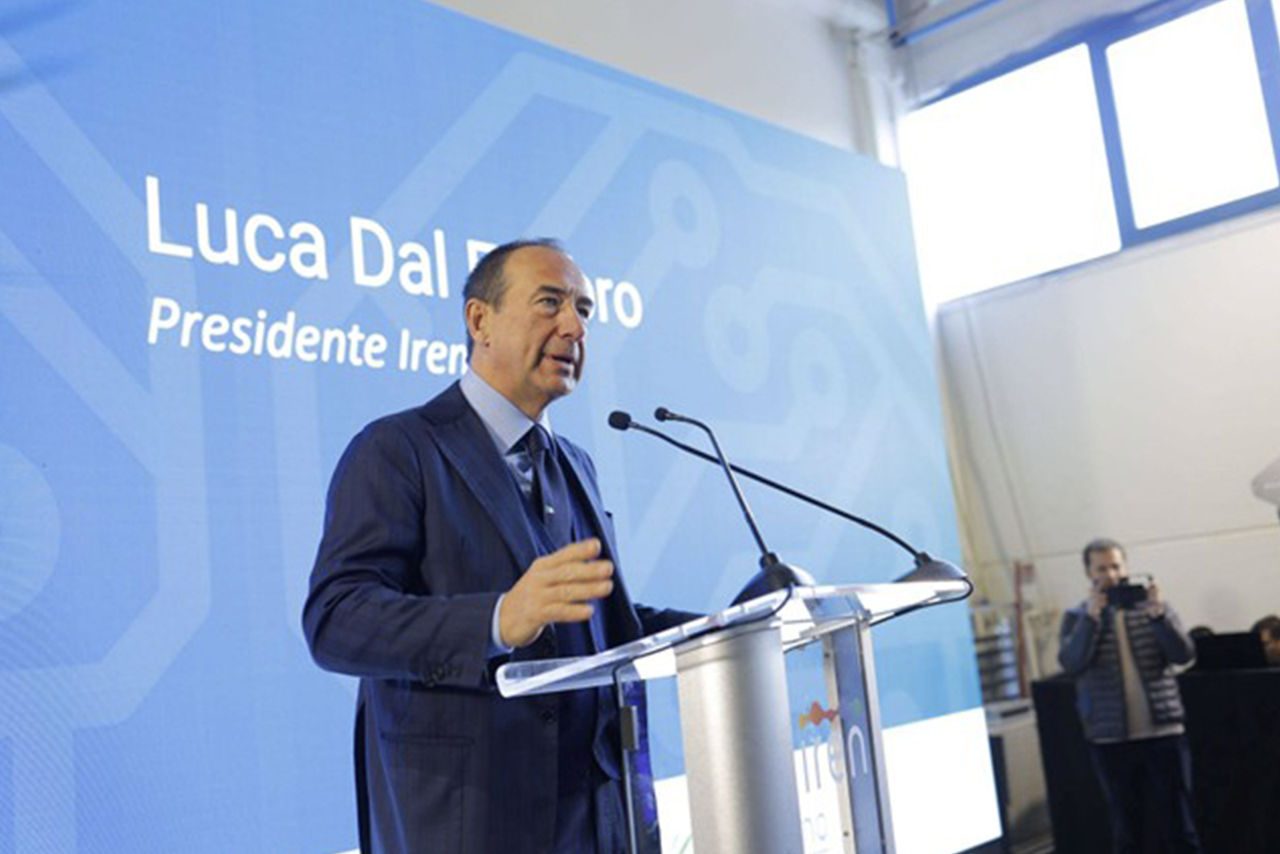 Dal Fabbro che tiene un discorso all'evento di inaugurazione del nuovo impianto per il trattamento dei RAEE a Terranuova Bracciolini