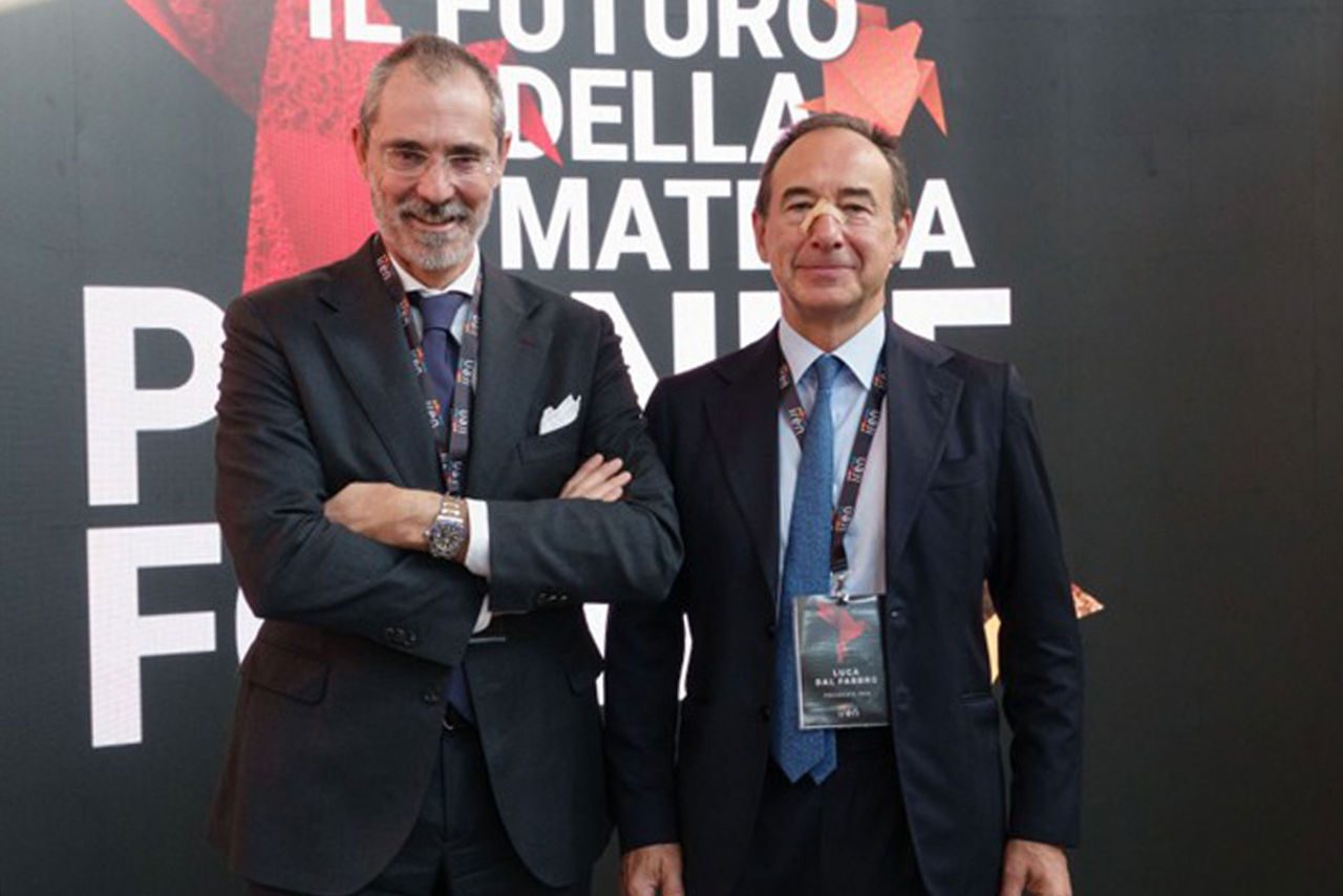 luca dal fabbro durante la presentazione del rapporto a ecomondo