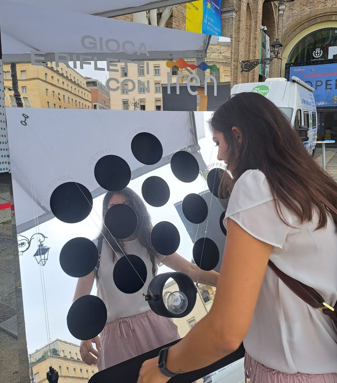 “Look at You”, l'installazione dedicata alla raccolta differenziata