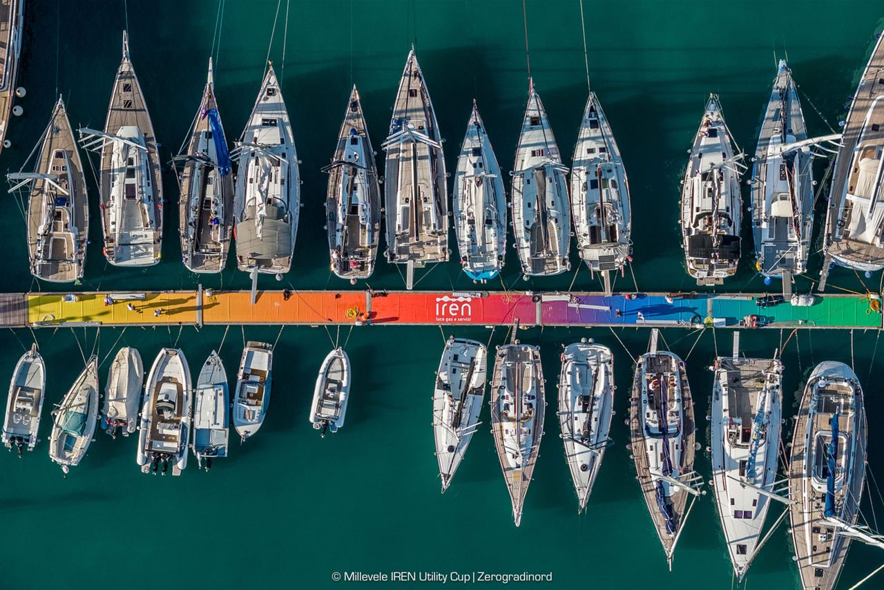 Golfo di Genova e numerose barche, scatto dall'alto
