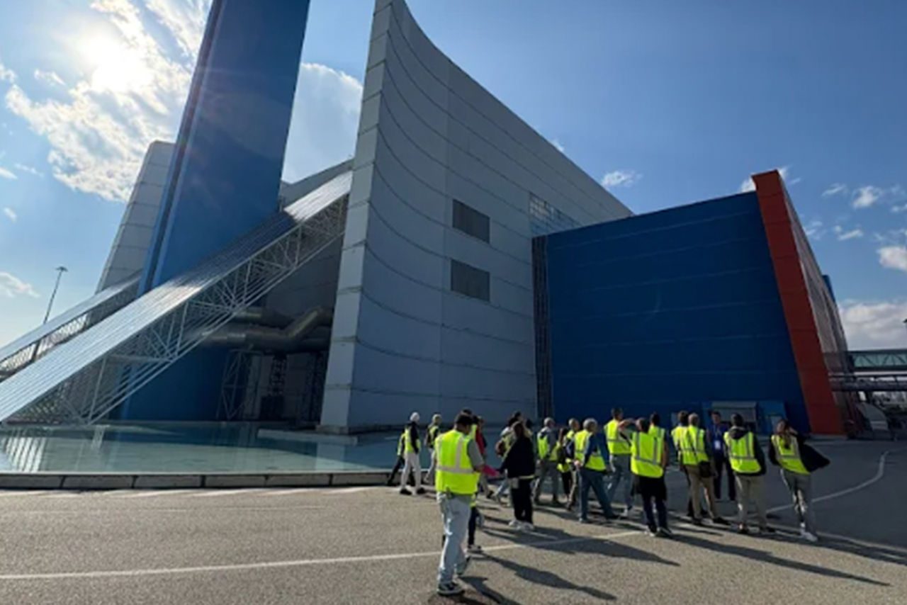 persone in visita al trm di torino