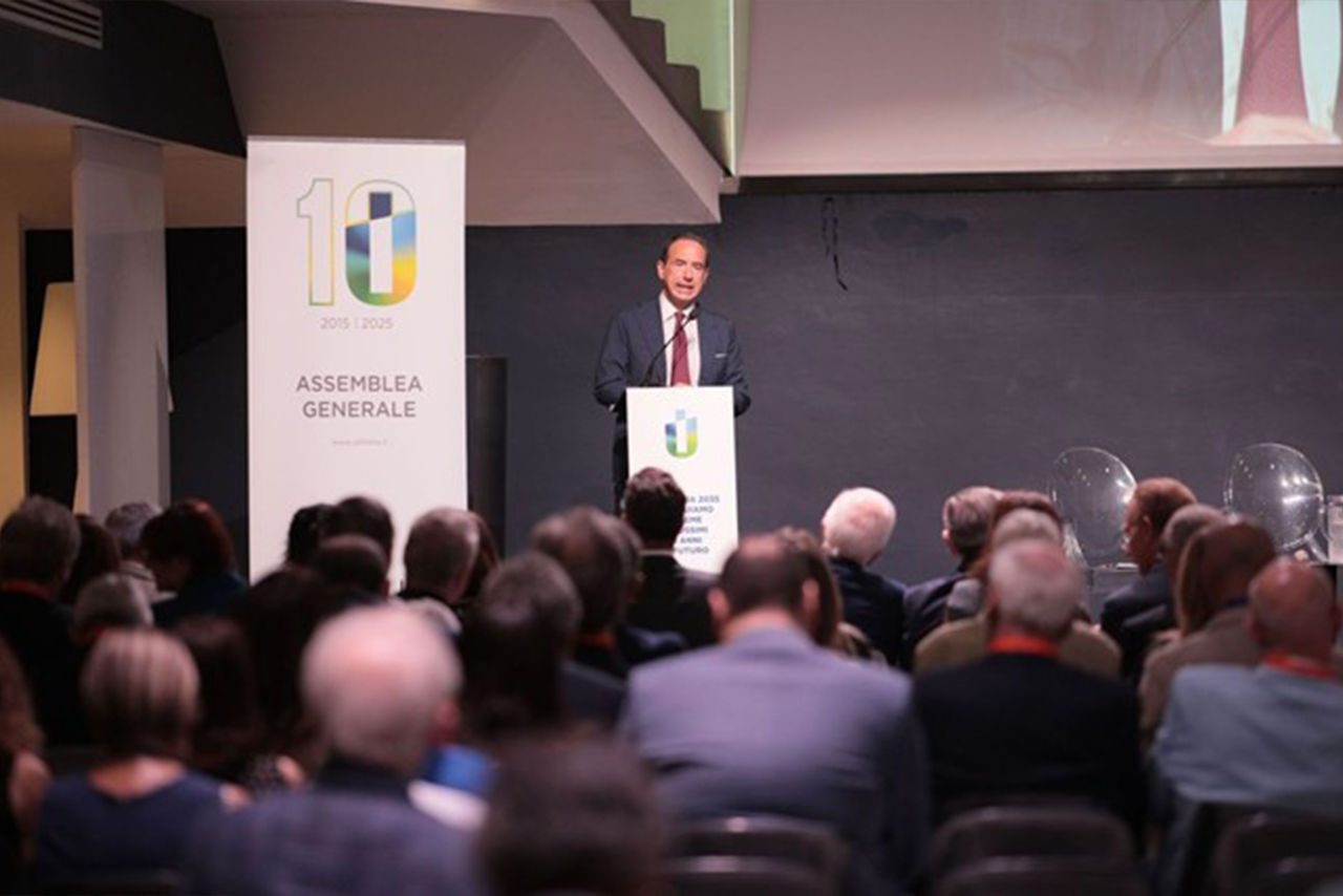 Intervento pubblico del presidente Luca Dal Fabbro di Utilitalia durante l’assemblea generale.