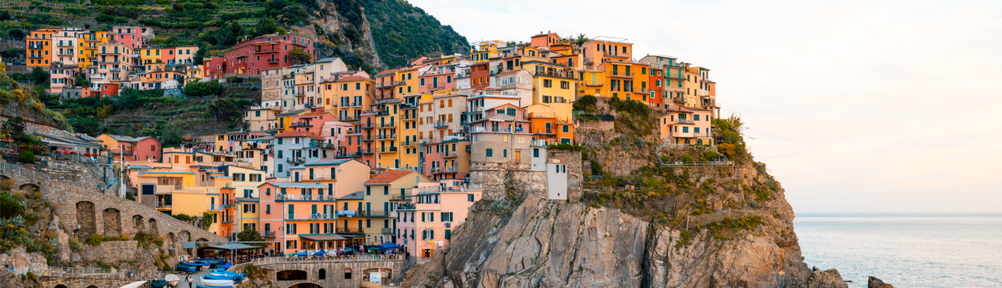 vista panoramica di Manarola, in Liguria