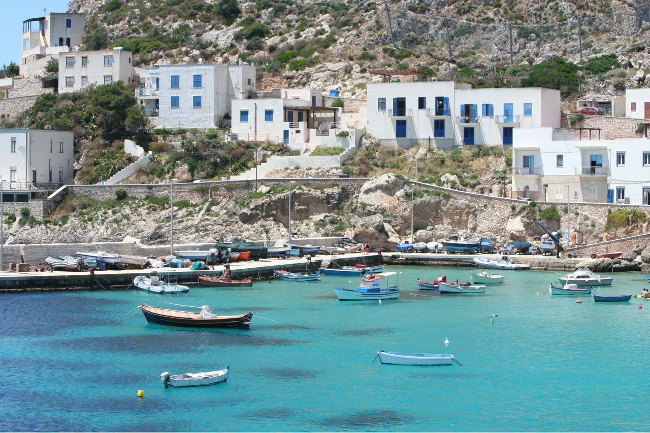 barche al porto di Marettimo